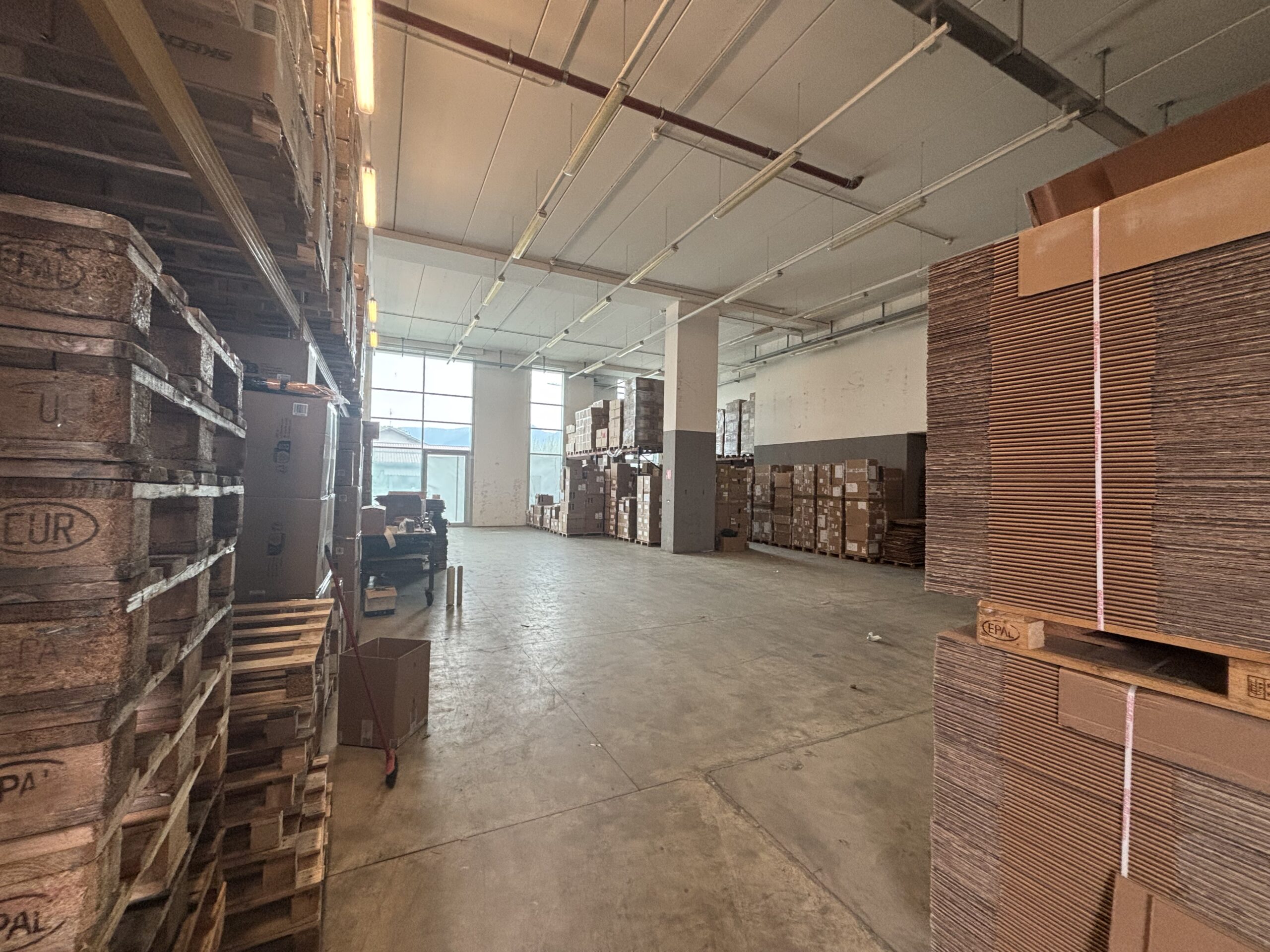Tender GmbH Lager und Großhandel Meran
